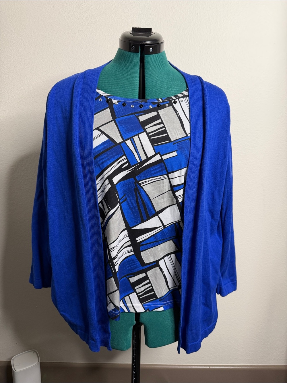 Alfred Dunmer blue, white, and black  geometric print 3/4 sleeves cardigan